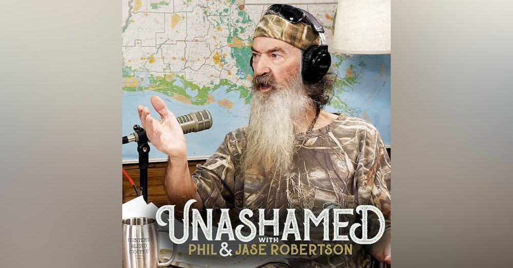 Ep 454 | Jase and the Bible's Gifted Women & Something Lives Inside Phil's Wall