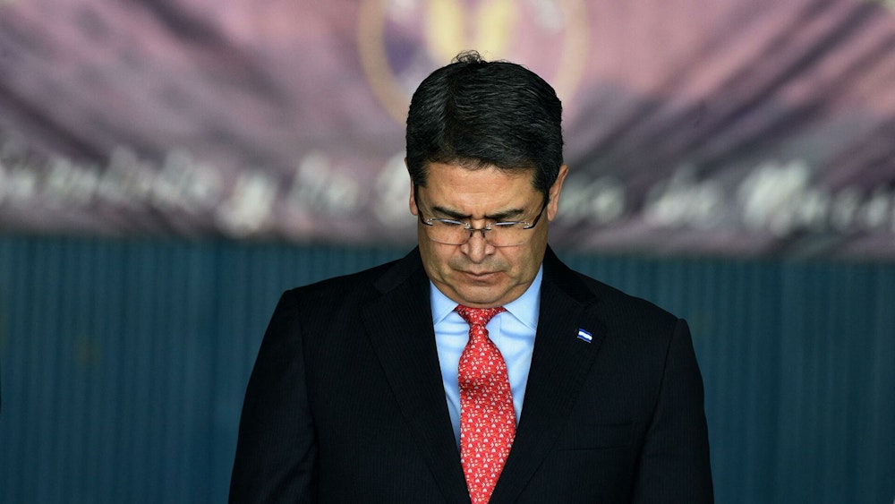 Justicia de EE.UU. cerca al presidente de Honduras en juicio contra un narco