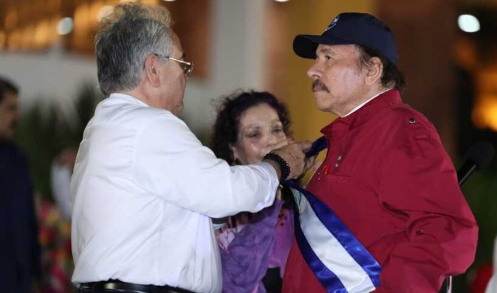 Ortega asume cuarto mandato tras polémicos comicios