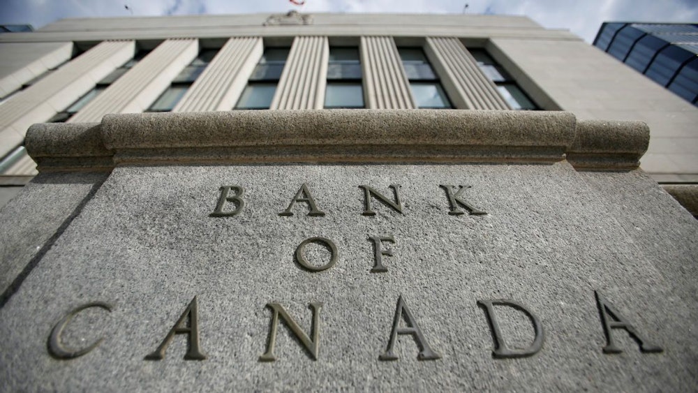 Canadá prohíbe a sus bancos realizar transacciones con el Banco de Rusia