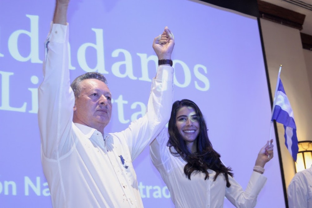 Oscar Sobalvarro y Berenice Quezada fórmula presidencial de CxL