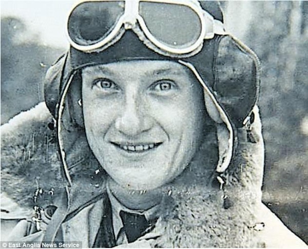 44 Sidney Stevens Lancaster Pilot WW2 - Interview Image