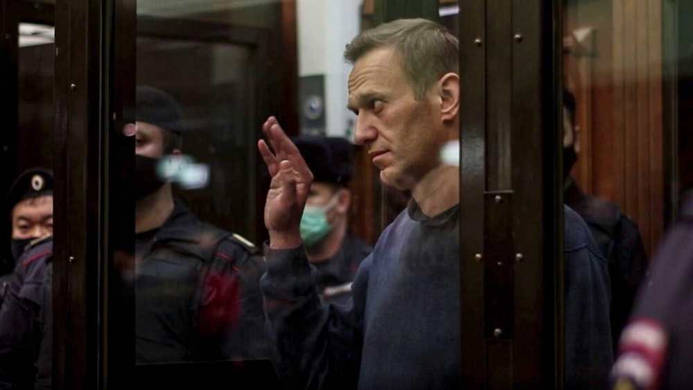 El opositor ruso Alexei Navalny suspende huelga de hambre en la cárcel